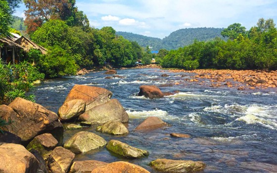 រមណីយដ្ឋានទឹកឈូ ខេត្តកំពត