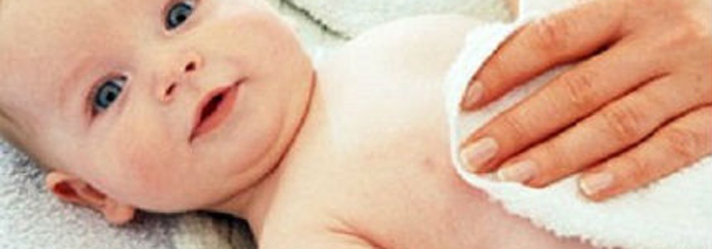 Xử trí đúng cách khi trẻ bị sốt