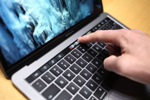 Apple ra mắt bộ đôi MacBook Pro 2016 mỏng nhẹ, giá từ 33 triệu đồng