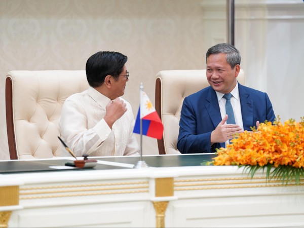 ប្រធានាធិបតីហ្វីលីពីន៖ ប្រជាជនហ្វីលីពីនជាង ៧០០០នាក់ កំពុងធ្វើការ និងរស់នៅកម្ពុជា ដែលជាស្ពានផ្សារភ្ជាប់រវាងប្រទេសទាំងពីរ ឱ្យកាន់តែរឹងមាំ