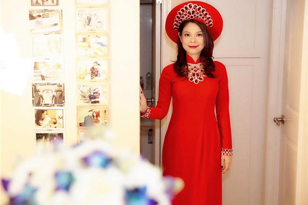 Vừa than "ế", Thanh Thảo đã rạng rỡ mặc váy cưới, chuẩn bị lên xe hoa?