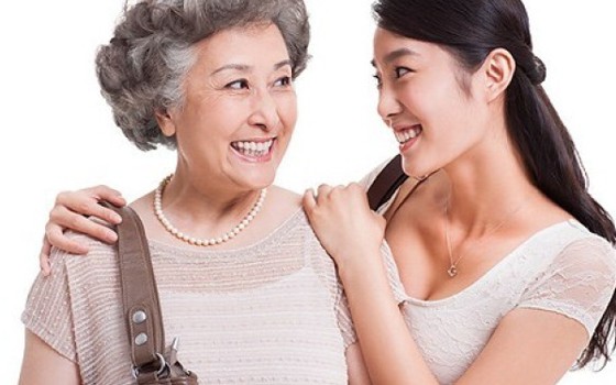 Mẹ đẻ "bóng gió" cấm con gái về nhà ngoại ăn Tết
