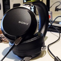 Tai nghe chụp tai Hi-Res 