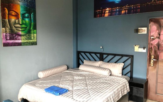 The Eighty8 រាជធានីភ្នំពេញ