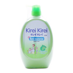 Sữa tắm Kirei Kirei hương nho 900ml Kodomo