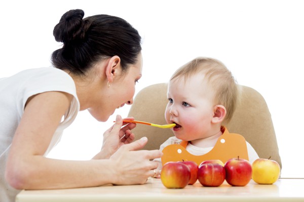 Những điều các mẹ cần phải biết để cho bé ăn dặm đúng cách