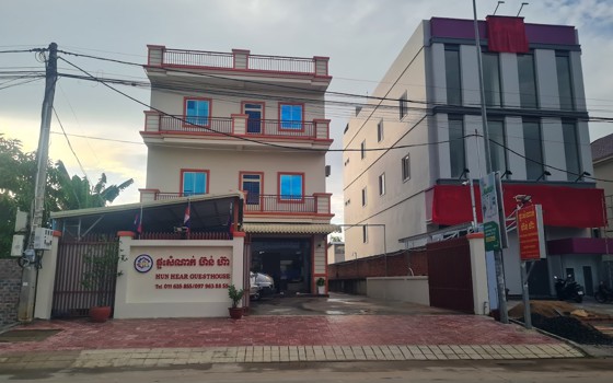 ផ្ទះសំណាក់ HUNHEAR  ក្រុងព្រៃវែង