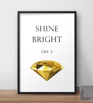 ភ្លឺ​ចែងចាំង​ដូច​ការ​បោះពុម្ព​ស៊ុម​ពេជ្រ