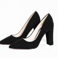 ស្បែកជើងកែងខ្ពស់