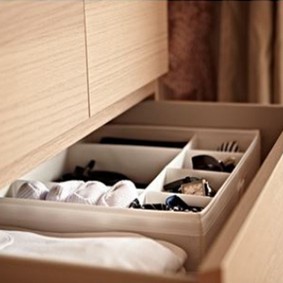 Hộp chia ngăn tủ Skubb màu đen, xanh tím IKEA