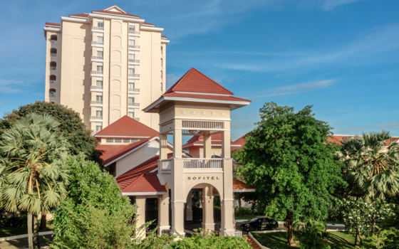 សណ្ឋាគារ Sofitel Phnom Penh Phokeethra នៅភ្នំពេញ