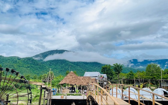 មើលផ្កាយបោះតង់ ខេត្តកំពង់ឆ្នាំង