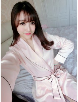 Áo choàng ngủ màu hồng dễ thương, kín đáo 