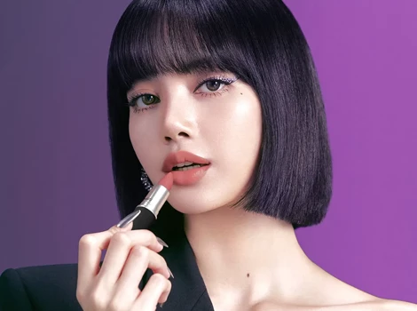 Lisa សមាជិកក្រុម Blackpink ចូលរួមកម្មវិធី “White Lotus” រដូវកាលទី 3 (EXCLUSIVE)