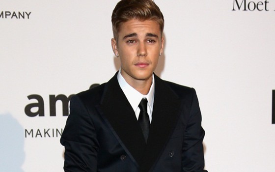 Justin Bieber bị hàng xóm đòi thêm tiền đền bù