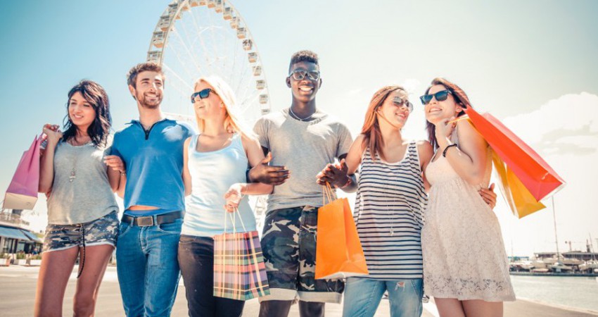 Những lần diện đồ “nhái” kém tinh tế của mỹ nhân Việt