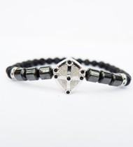 ខ្សែដៃ Onyx ពណ៌ខ្មៅ និងមាស