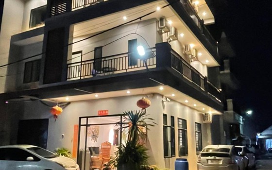 ផ្ទះសំណាក់ ឆេកូ