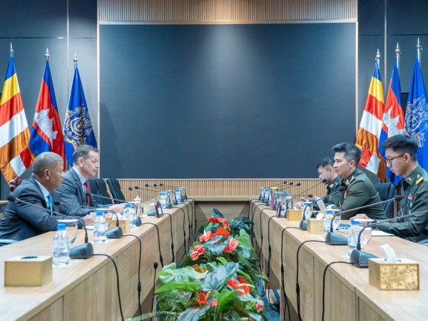 គណៈកម្មាធិការអន្តរជាតិនៃកាកបាទក្រហម៖ ទាហានយើងទាំង ១៨រូប នៃកងយោធពលខេមរភូមិន្ទ ដែលកំពុងស្ថិតក្រោមការឃុំគ្រងរបស់ភាគីថៃនោះ មានសុវត្ថិភាព និងមានសុខភាពល្អទាំងអស់គ្នា