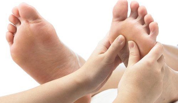 វិធីព្យាបាលស្ពឹក និងឈឺជើង ដោយសារជំងឺឆ្អឹងខ្នង