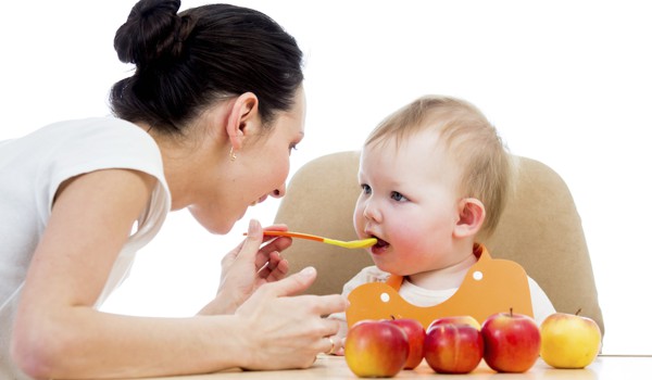 Những điều các mẹ cần phải biết để cho bé ăn dặm đúng cách