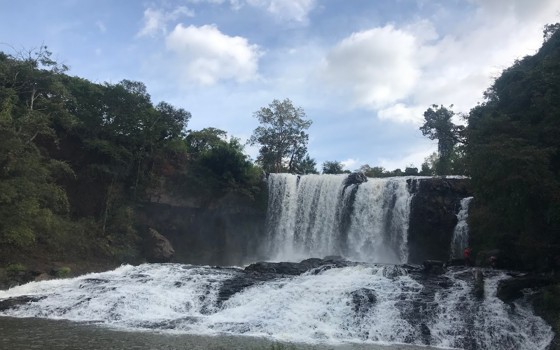 ទឹកជ្រោះអូរផ្លាយ ខេត្តមណ្ឌលគិរី