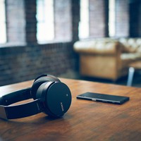 Tai nghe chụp tai không dây chống ồn Sony