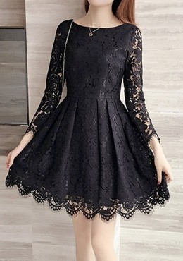 Đầm xòe ren tay lỡ