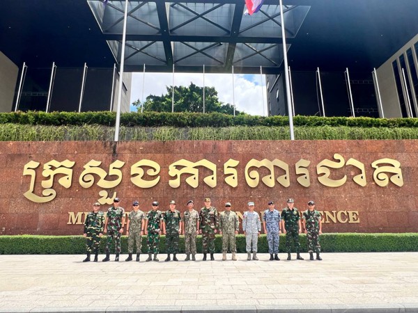 ក្រុមអ្នកសង្កេតការណ៍អន្តរកាល (IOT) ដឹកនាំដោយម៉ាឡេស៊ី ចាប់ផ្តើមបន្តចុះទៅខេត្តព្រះវិហារ និងខេត្តបន្ទាយមានជ័យ ដើម្បីសង្កេតការណ៍ ផ្ទៀងផ្ទាត់ និងរាយការណ៍ អំពីស្ថានភាពព្រំដែនក្រោយបទឈប់បាញ់