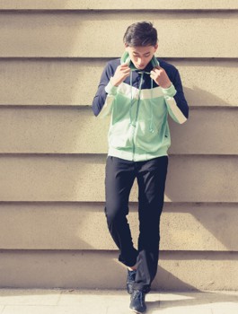 ខោកាគីបុរស 