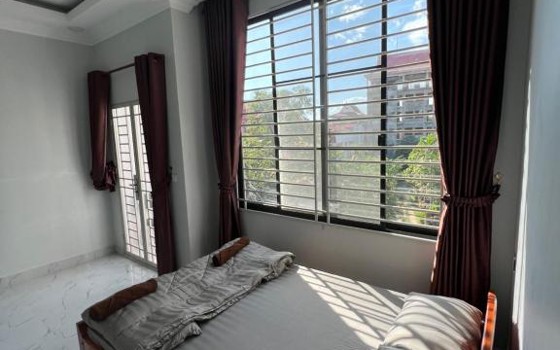 ផ្ទះសំណាក់​ MOONSHINE GUESTHOUSE&RESTAURANT សៀមរាប