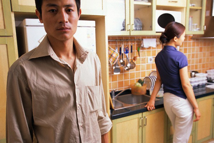 Ghen tuông mù quáng, chị đã quá mất chồng và thảm hại trong hôn nhân