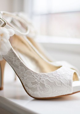 ស្បែកជើងអាពាហ៍ពិពាហ៍