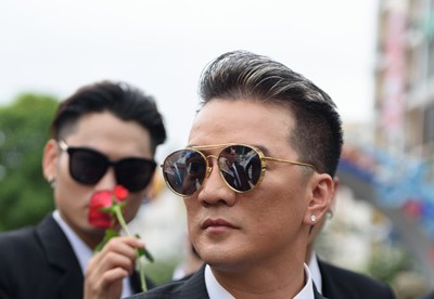 Đàm Vĩnh Hưng: ‘Tôi không nói chuyện với mẹ mấy tháng qua’