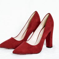 ស្បែកជើងកែងខ្ពស់