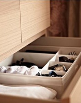 Hộp chia ngăn tủ Skubb màu đen, xanh tím IKEA