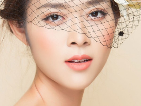 Cách trang điểm đơn giản nhưng không mờ nhạt  