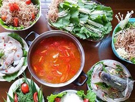 Lẩu thuyền chài và rau