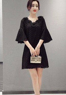 Đầm ren tay loe kết hoa