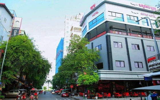 សណ្ឋាគារ OSTRO Hotel រាជធានីភ្នំពេញ