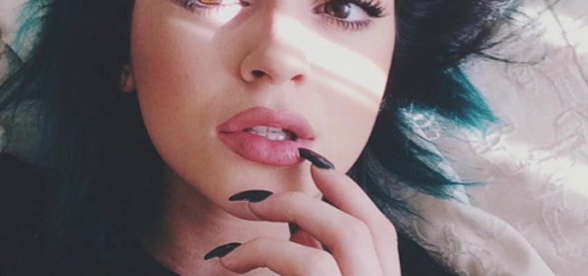 Chăm sóc sắc đẹp cùng Kylie Jenner