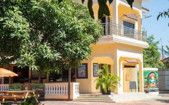 Arcadia Downtown Backpackers ខេត្តកំពត