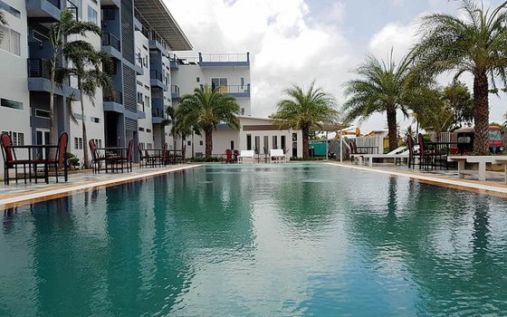 Two Moons រីសតខេត្ត​កំពត