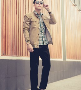 ខោកាគីបុរស 