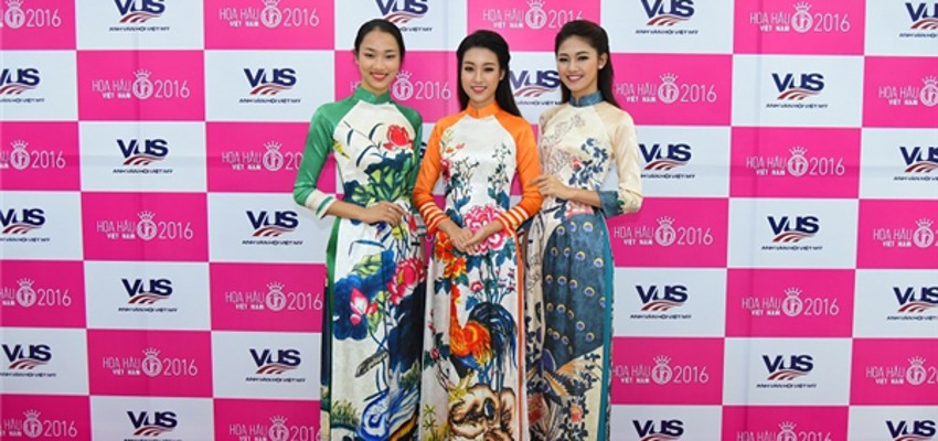 Người đẹp HHVN 2016 tự tin với tiếng Anh vững vàng
