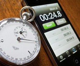 Rảnh đến mức đợi 416 ngày để xem đồng hồ đếm trên iPod sẽ ra sao khi vượt quá 9.999 giờ và đây là điều đã xảy ra