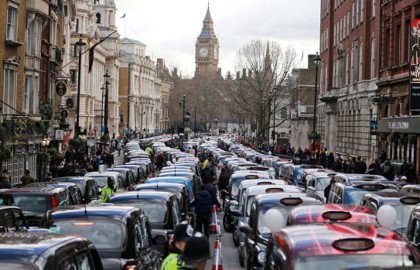 Uber thua kiện tại vương quốc sương mù