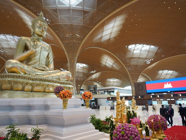 អាកាសយានដ្ឋានអន្តរជាតិតេជោ ចាប់ផ្តើមបើកដំណើរការនៅព្រឹកថ្ងៃស្អែក, ជើងហោះហើរដំបូងគេគឺក្រុមហ៊ុន Air Cambodia មកពីចិន !