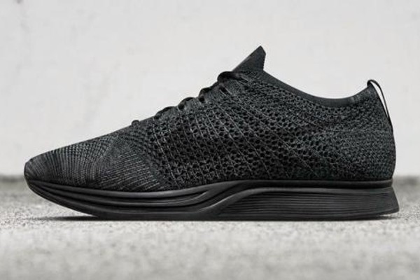 Nike Flyknit Racer Triple Black