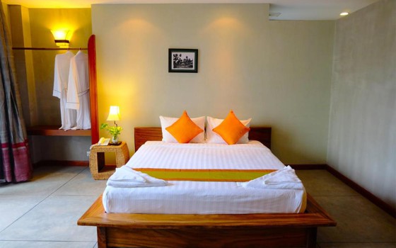 សណ្ឋាគារ Saravoan  Royal Palace ភ្នំពេញ